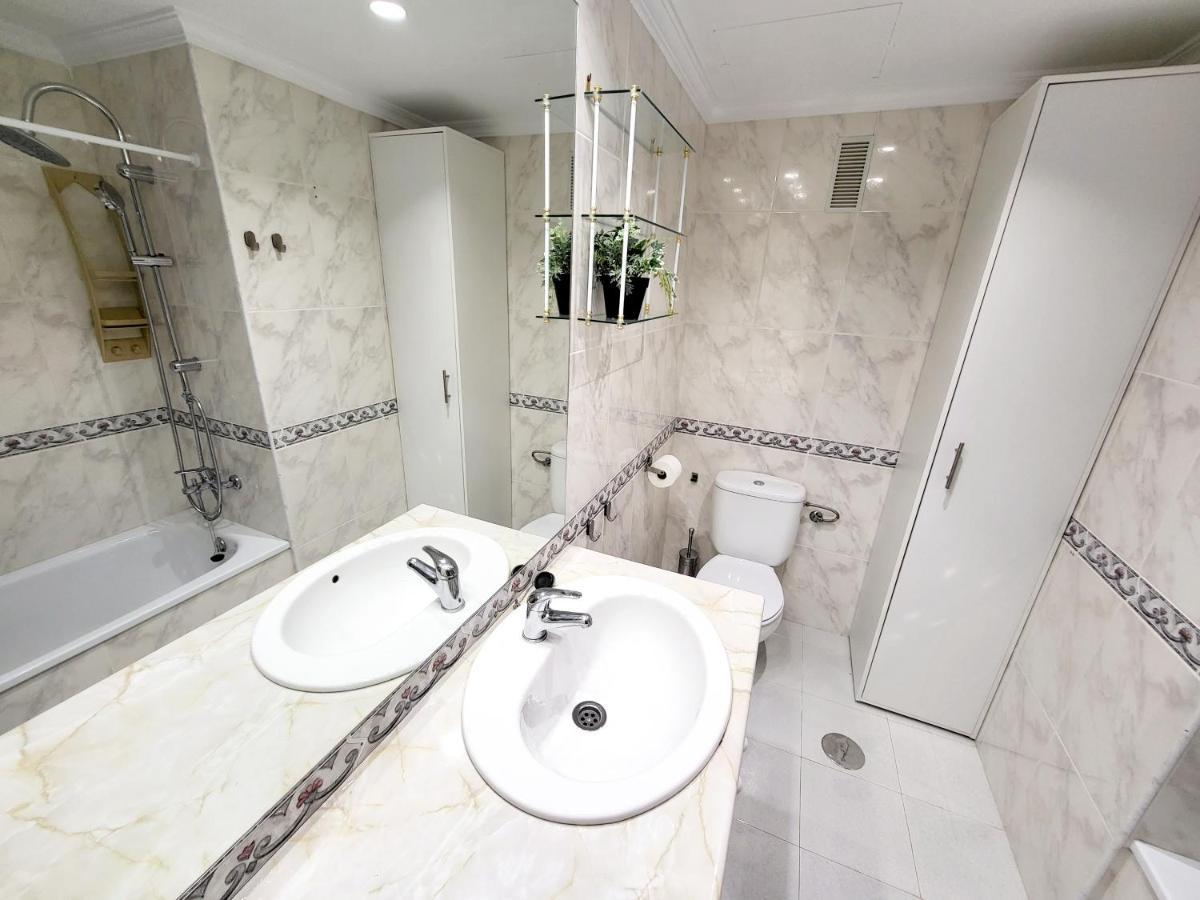 Apartamento Torre De La Roca Actual Torremolinos Eksteriør billede