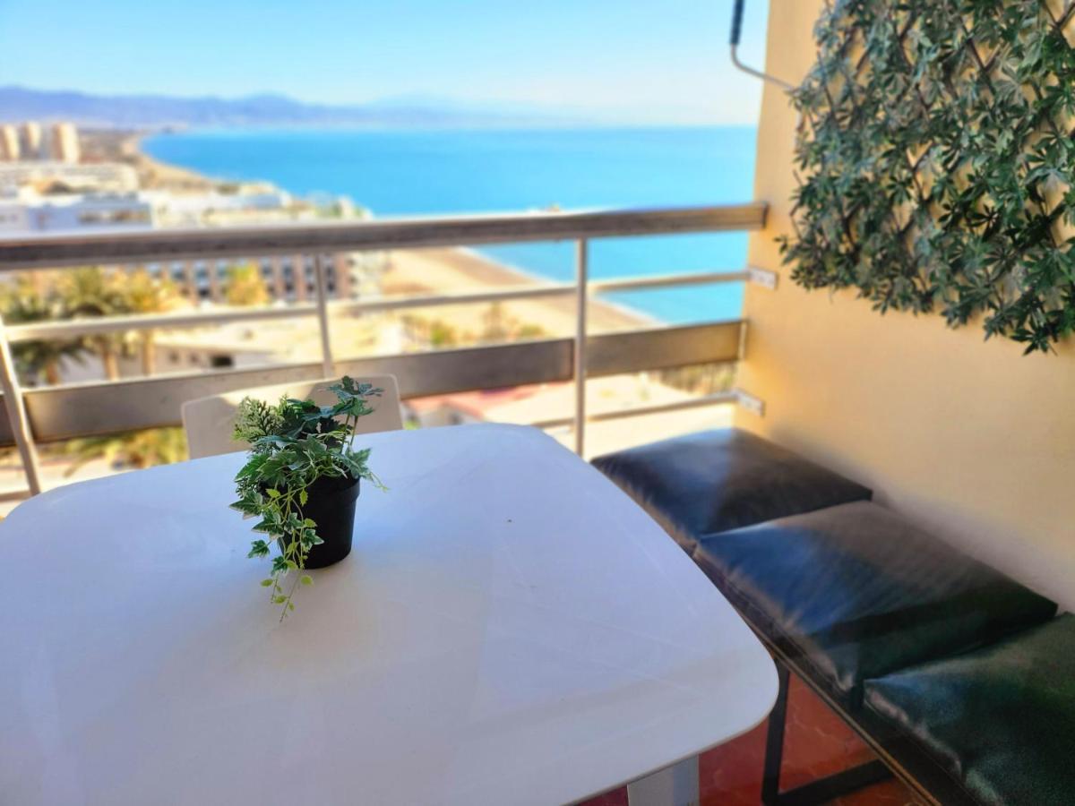 Apartamento Torre De La Roca Actual Torremolinos Eksteriør billede